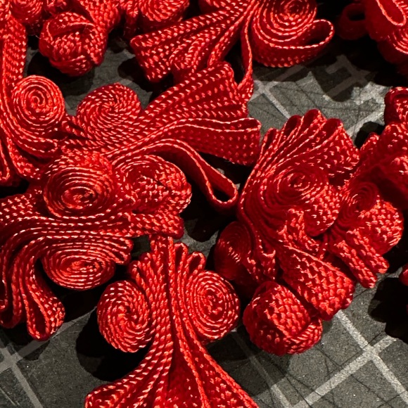 2” Chinese frog knot closure - 10 pairs bright red - Picture 2 of 5